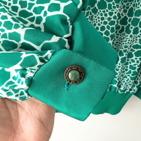 Vintage Funky Shoulder Padded Shiny Cardigan In Size 14 - Picture 7 of 7